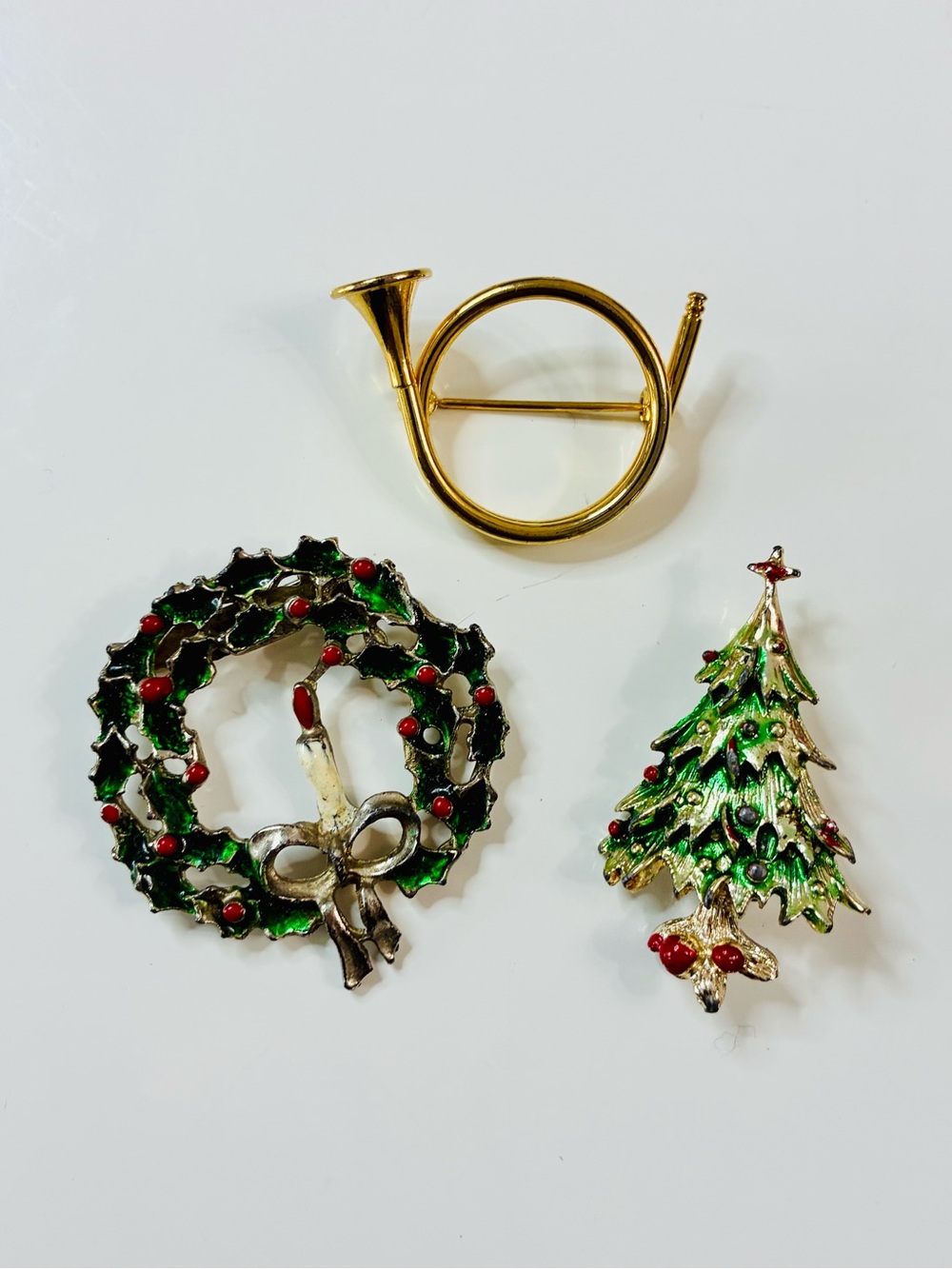 Festive Enamel Christmas Tree & Wreath Brooch Set in Green and Gold Lot of 3